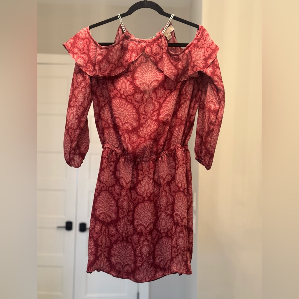 Michael Kors dress. Size 4. Cold shoulder. Chain closure in back.